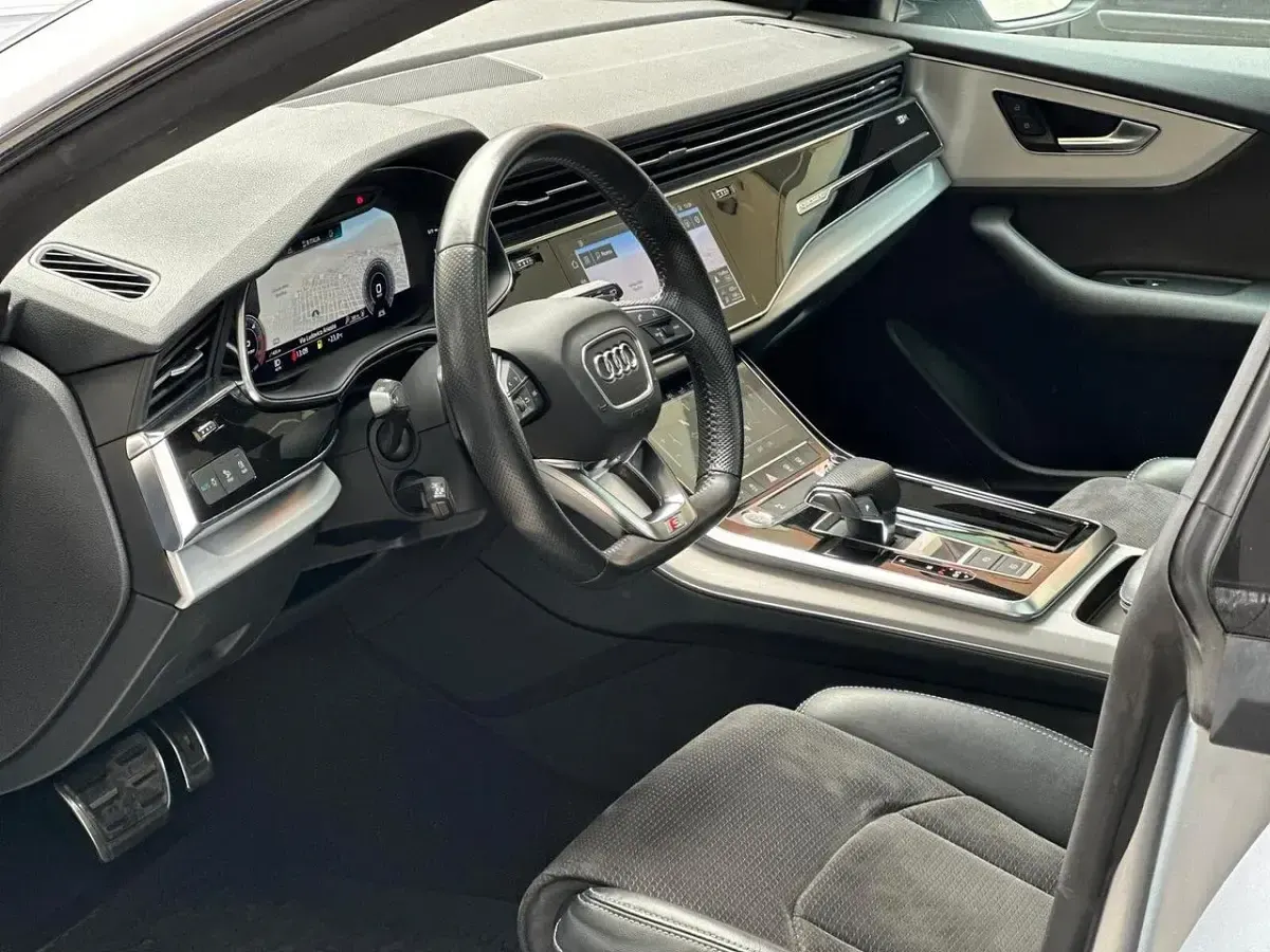 Usata Audi Q8 S-Line 285 CV (209 kW) 2019 Argento SUV