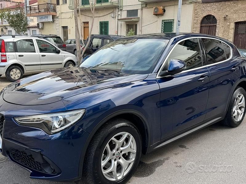 Usata Alfa Romeo Stelvio Executive 210 CV (154 kW) 2018 Blu SUV