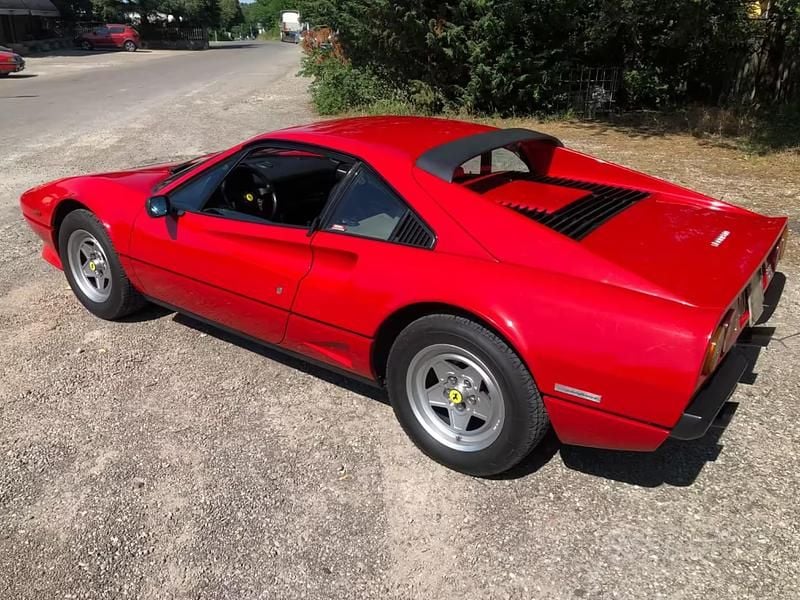Usata Ferrari 208 220 CV (161 kW) 1984 Rosso Coupé