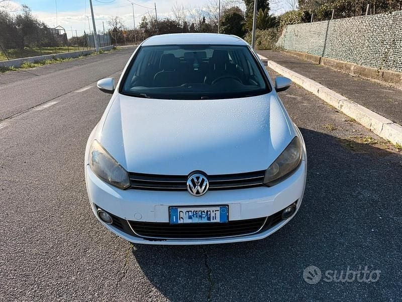 Usata VW Golf VI 122 CV (89 kW) 2010 Bianco Utilitaria