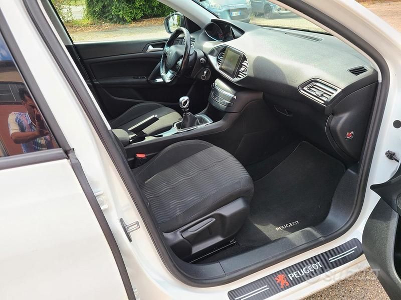 Usata Peugeot 308 120 CV (88 kW) 2015 Bianco Station wagon