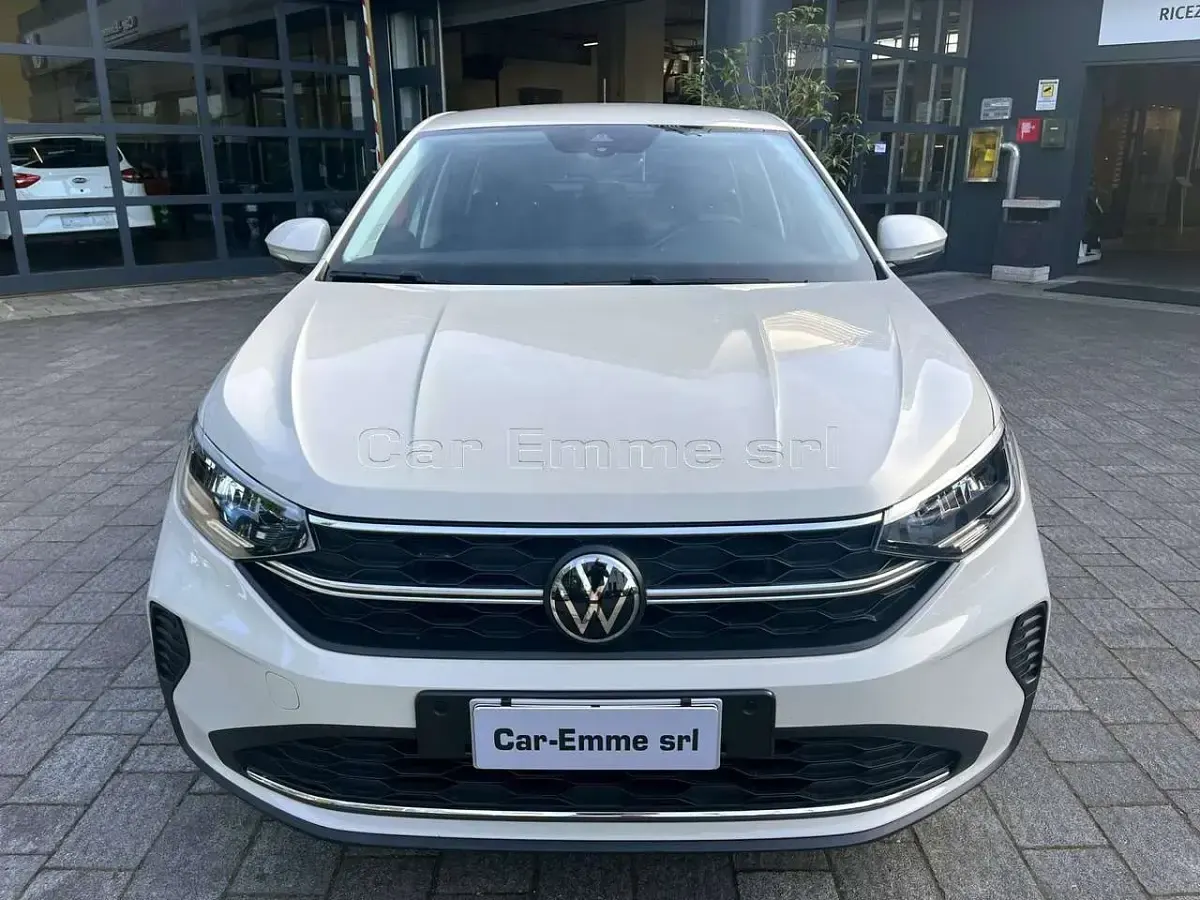 Usata VW Taigo Life 110 CV (80 kW) 2024 Ascot grey SUV
