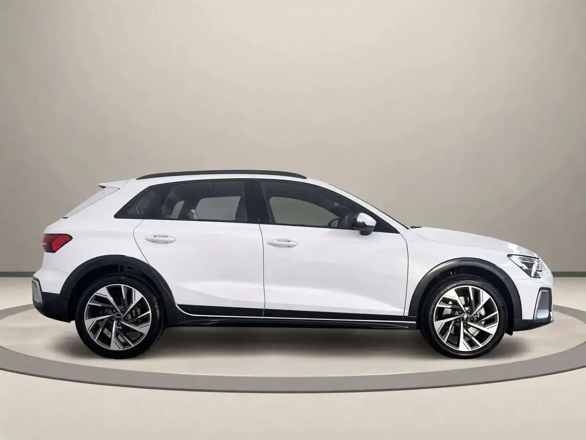 Nuova Audi A3 Ambiente 150 CV (110 kW) 2026 Nero / metallizzato Berlina
