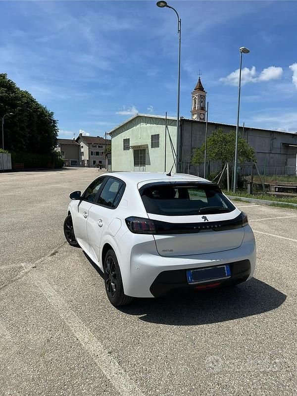 Usata Peugeot 208 75 CV (55 kW) 2020 Bianco Utilitaria