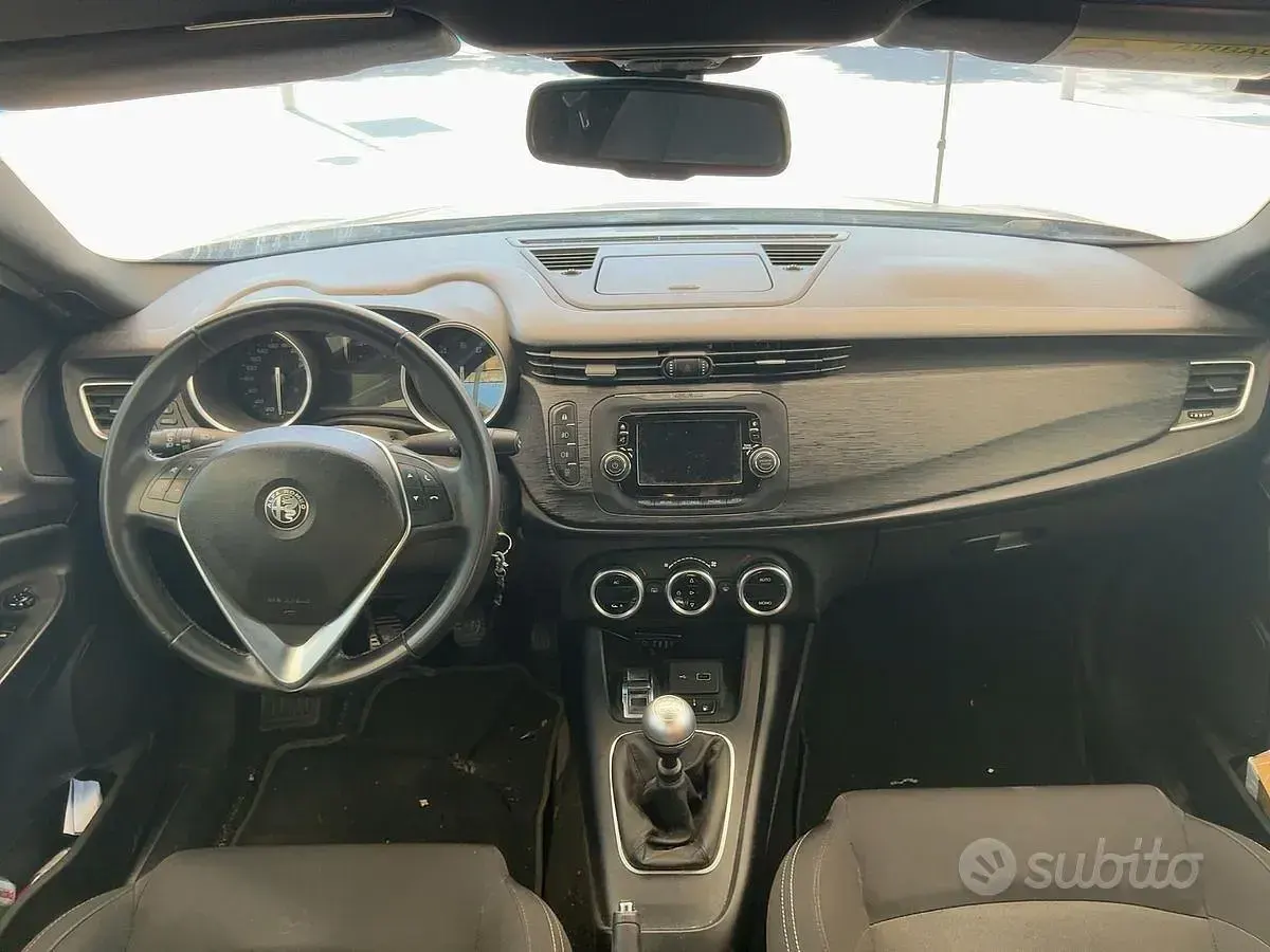 Usata Alfa Romeo Giulietta Super 120 CV (88 kW) 2018 Grigio Utilitaria