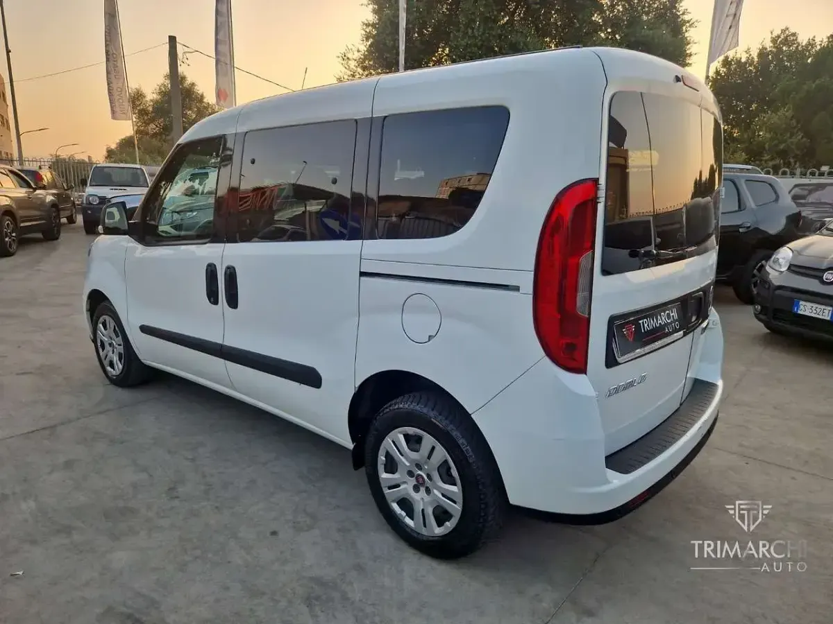 Usata Fiat Doblò Lounge 105 CV (77 kW) 2020 Other Monovolume