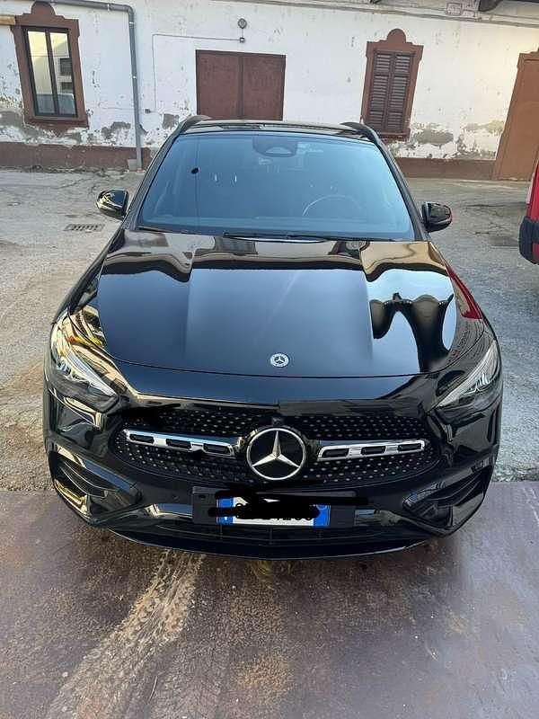 Usata Mercedes GLA200 AMG Line Premium 163 CV (119 kW) 2023 Nero SUV