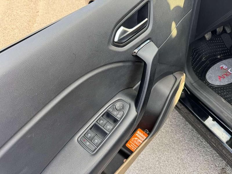 Usata Renault Captur Zen 101 CV (74 kW) 2020 Nero SUV