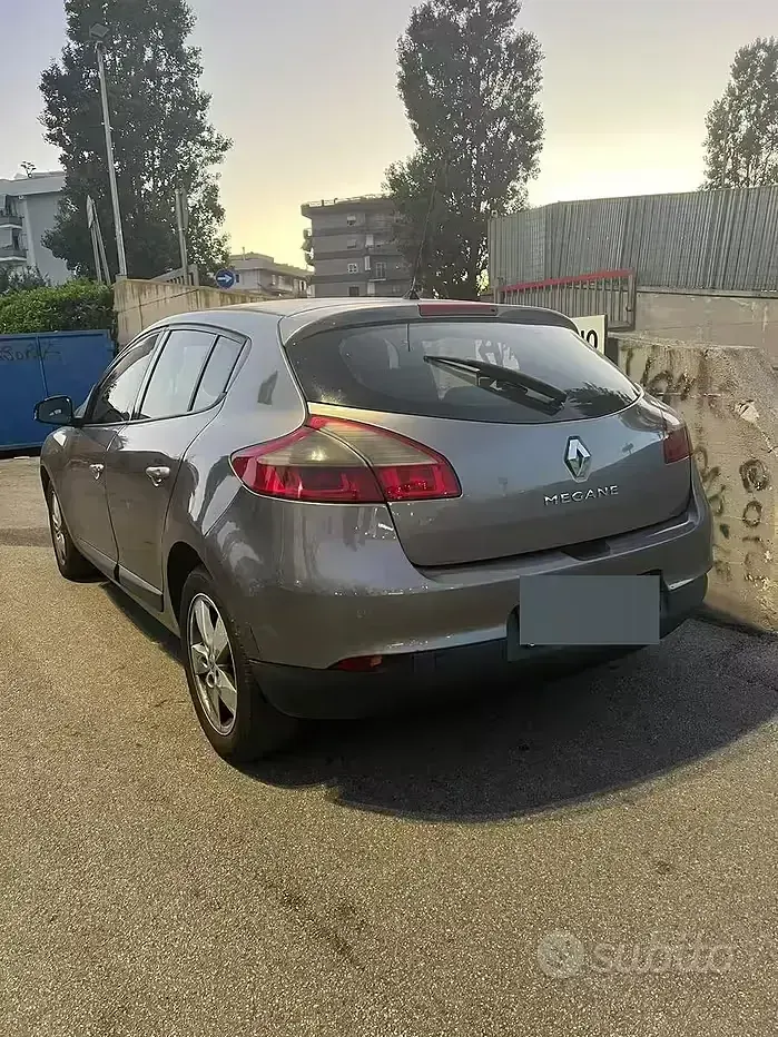 Usata Renault Mégane III 110 CV (80 kW) 2009 Grigio Berlina