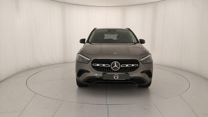 Usata Mercedes GLA200 Advanced 150 CV (110 kW) 2024 Grigio montagna SUV