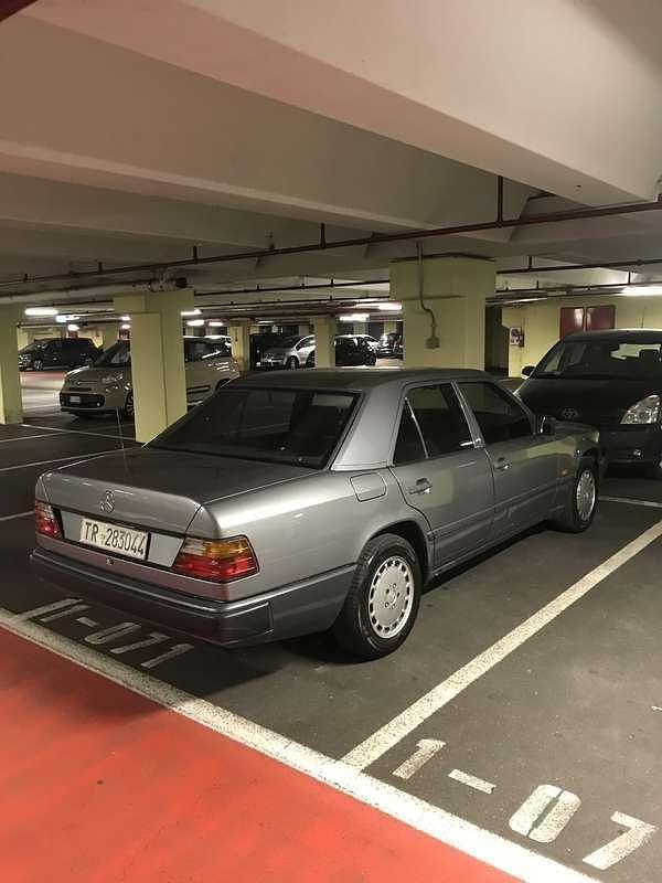 Usata Mercedes E250 90 CV (66 kW) 1987 Berlina