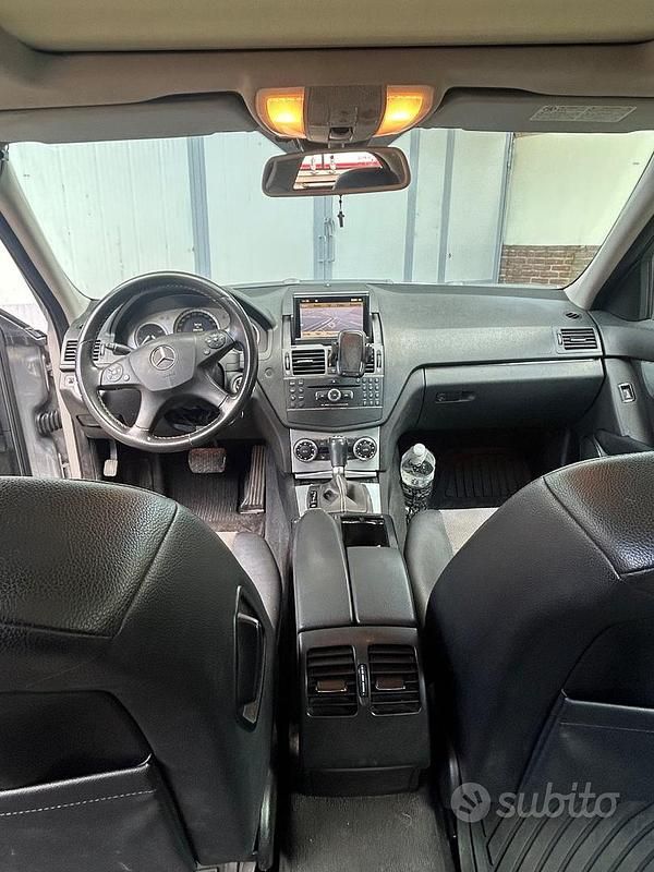 Usata Mercedes C220 Avantgarde 170 CV (125 kW) 2007 Grigio Berlina