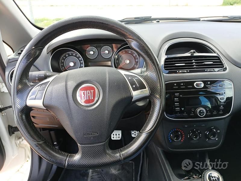 Usata Fiat Punto 75 CV (55 kW) 2012 Bianco Berlina