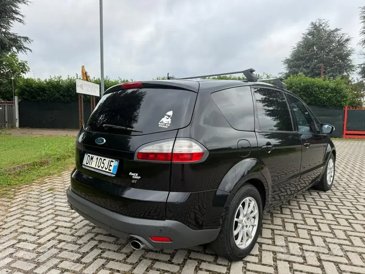 Usata Ford S-MAX Titanium 220 CV (161 kW) 2008 Nero Monovolume