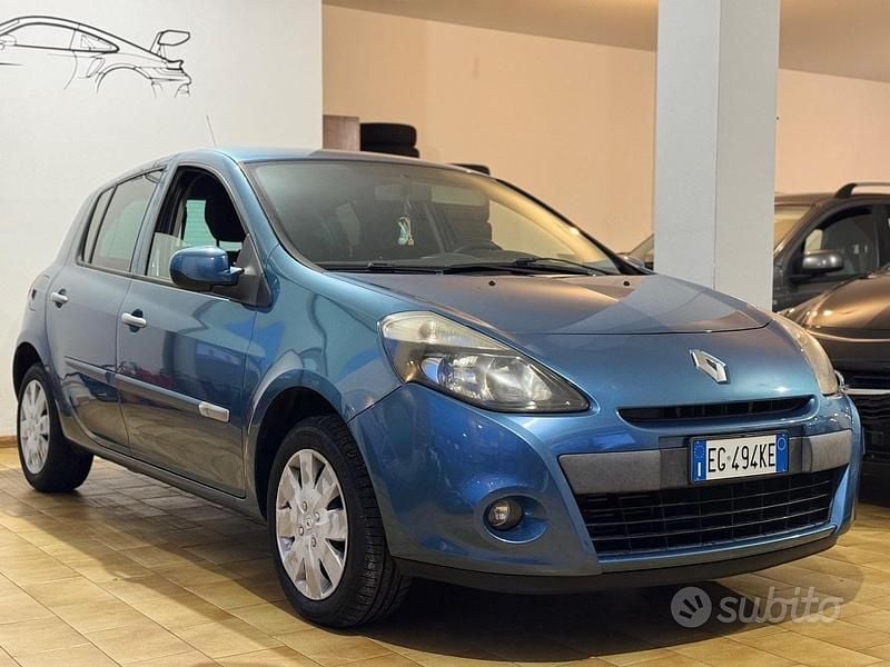 Blu Usata 2011 Renault Clio II Berlina | 2999 € (Ottimo prezzo) - Immagine 1/4