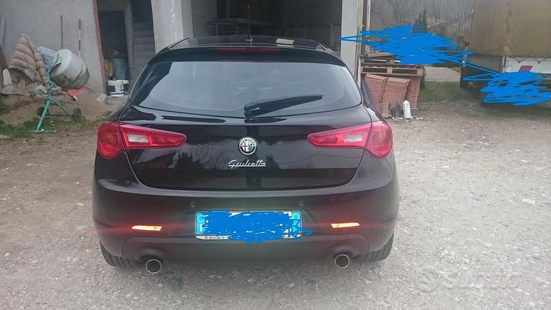 Usata Alfa Romeo Giulietta Distinctive 140 CV (102 kW) 2011 Nero Utilitaria