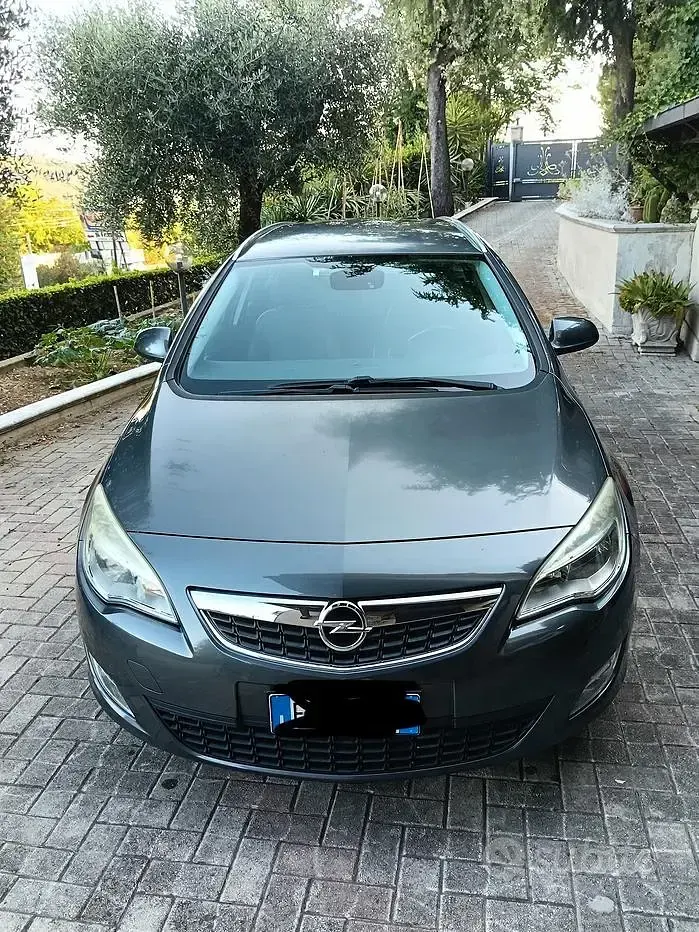 Usata Opel Astra Cosmo 110 CV (80 kW) 2012 Station wagon