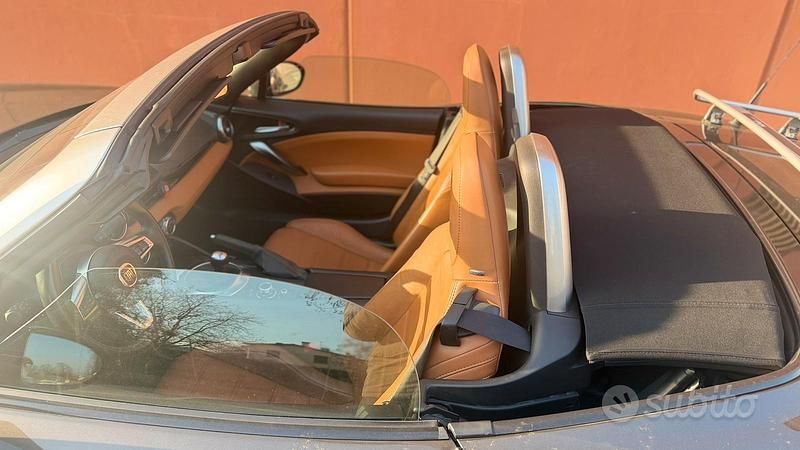 Usata Fiat 124 Spider 140 CV (102 kW) 2017 Grigio Cabrio