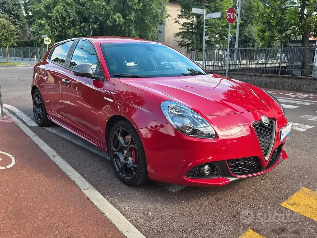 Usata Alfa Romeo Giulietta Veloce 241 CV (177 kW) 2017 Rosso Utilitaria