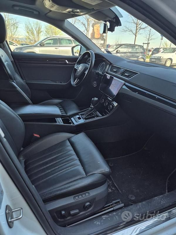 Usata Skoda Superb 190 CV (139 kW) 2019 Bianco Station wagon