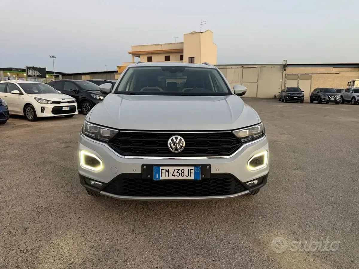 Usata VW T-Roc 150 CV (110 kW) 2018 Grigio SUV