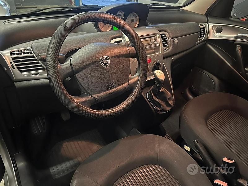 Usata Lancia Ypsilon 60 CV (44 kW) 2009 Grigio Utilitaria