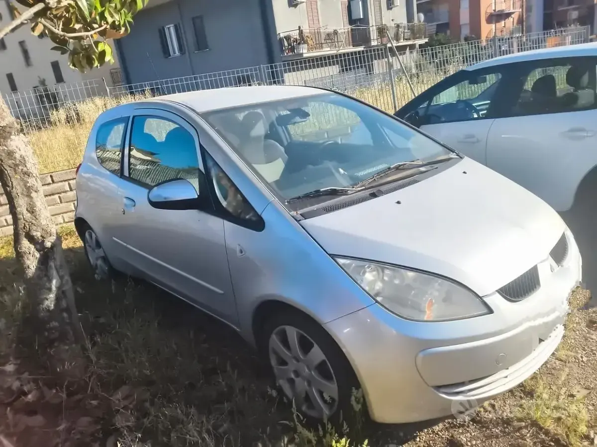 Usata Mitsubishi Colt 75 CV (55 kW) 2008 Grigio Utilitaria
