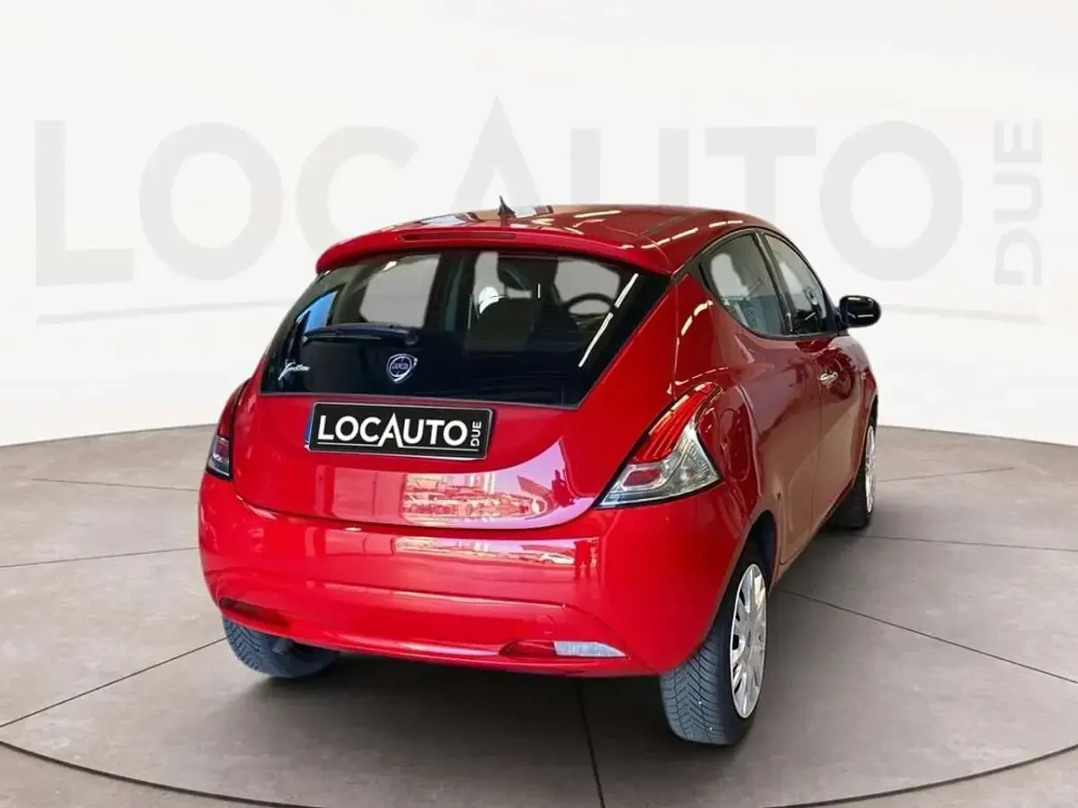 Usata Lancia Ypsilon Silver 69 CV (50 kW) 2017 Rosso Utilitaria