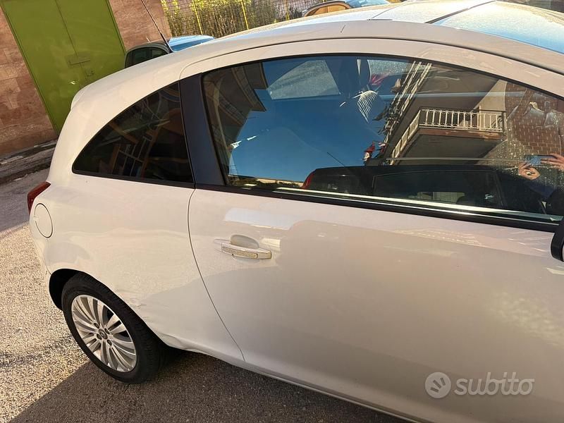 Usata Opel Corsa 2013 Bianco Utilitaria