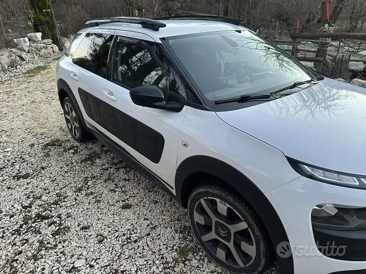 Usata Citroën C4 Cactus 82 CV (60 kW) 2017 Bianco Utilitaria