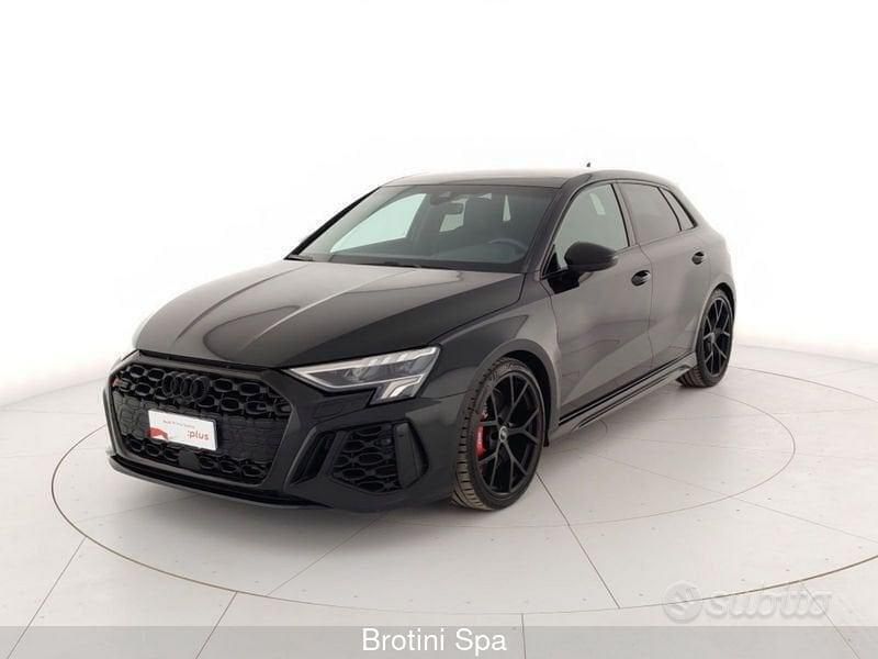 Nero Usata 2022 Audi RS3 Ambiente Tre volumi | 54.600 € (Molto cara) - Immagine 1/4