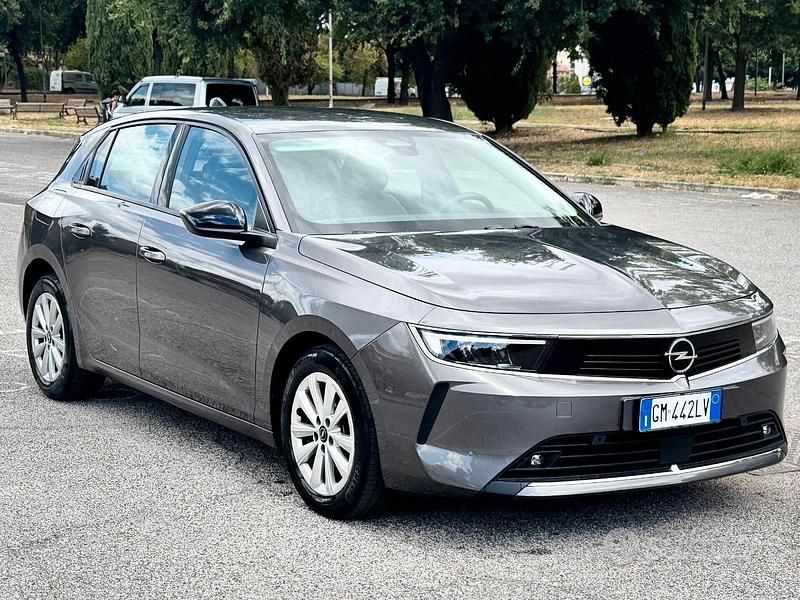 Usata Opel Astra Edition 110 CV (80 kW) 2023 Grigio Berlina