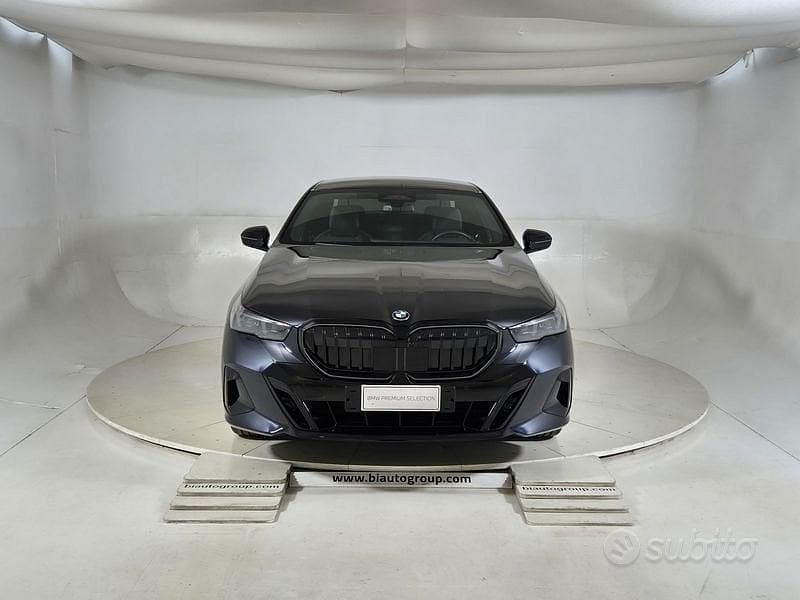 Usata BMW 520 Efficient Dynamics 197 CV (144 kW) 2025 Blu/azzurro Berlina