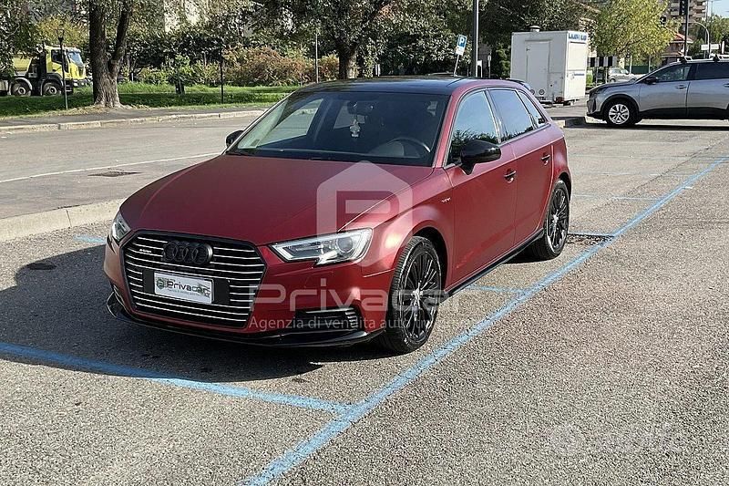 Rosso Usata 2017 Audi A3 Sportback Sport Due volumi | 13.800 € (Cara) - Immagine 1/4