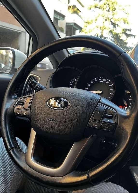 Usata Kia Rio Active 75 CV (55 kW) 2015 Berlina
