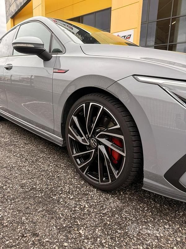 Usata VW Golf VIII GTI 245 CV (180 kW) 2021 Grigio Berlina