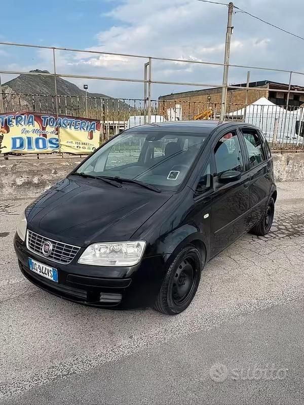 Usata Fiat Idea 90 CV (66 kW) 2008 Nero Monovolume