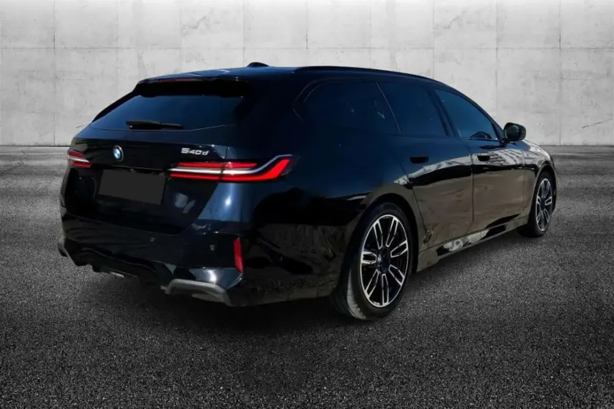 Usata BMW 540 M Sport 286 CV (210 kW) 2025 Nero Station wagon