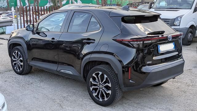 Usata Toyota Yaris Hybrid 120 CV (88 kW) 2022 Nero Monovolume