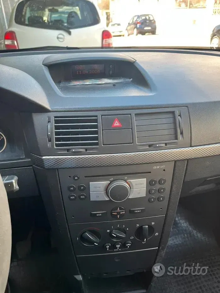 Usata Opel Meriva 75 CV (55 kW) 2008 Bianco Monovolume