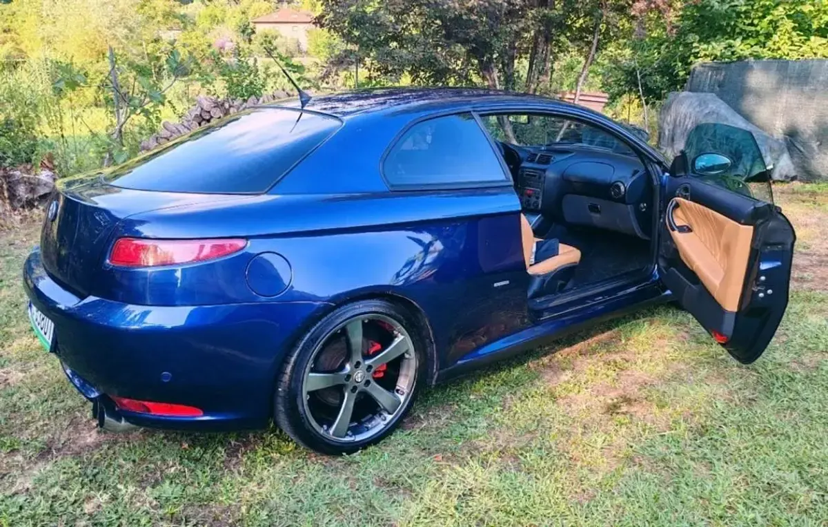 Usata Alfa Romeo GT 239 CV (175 kW) 2005 Coupé