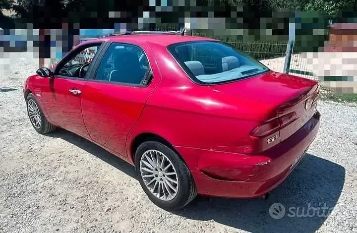 Usata Alfa Romeo 156 120 CV (88 kW) 2004 Rosso Berlina