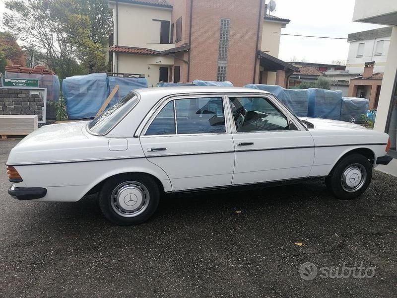 Usata Mercedes 200 1981 Bianco Berlina