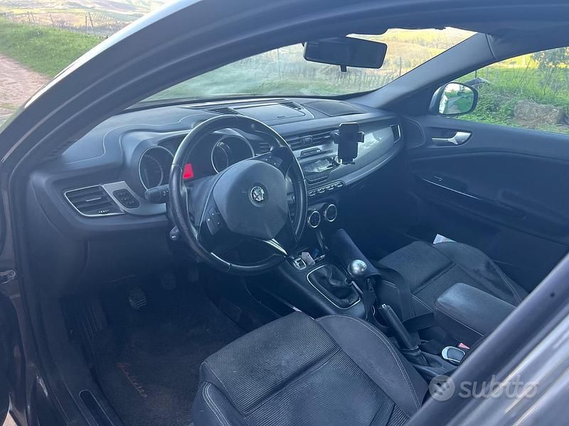 Usata Alfa Romeo Giulietta 105 CV (77 kW) 2011 Utilitaria