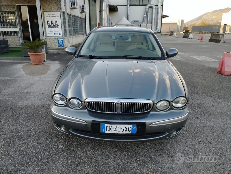 Usata Jaguar X-type Executive 131 CV (96 kW) 2003 Grigio Berlina