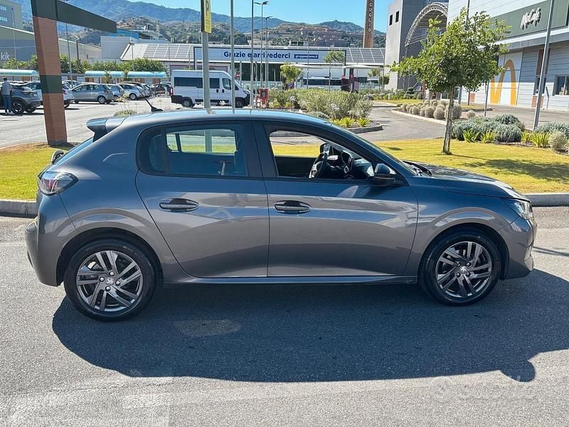 Usata Peugeot 208 101 CV (74 kW) 2022 Grigio Utilitaria