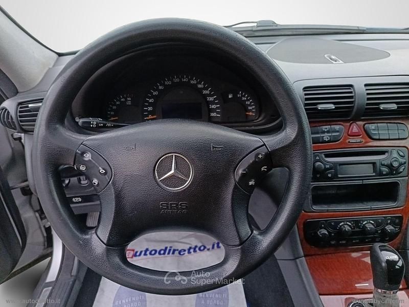 Usata Mercedes C220 Classic 143 CV (105 kW) 2002 Blu Station wagon