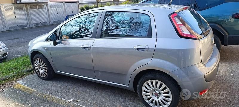 Usata Fiat Punto Evo Dynamic 65 CV (47 kW) 2009 Grigio Utilitaria