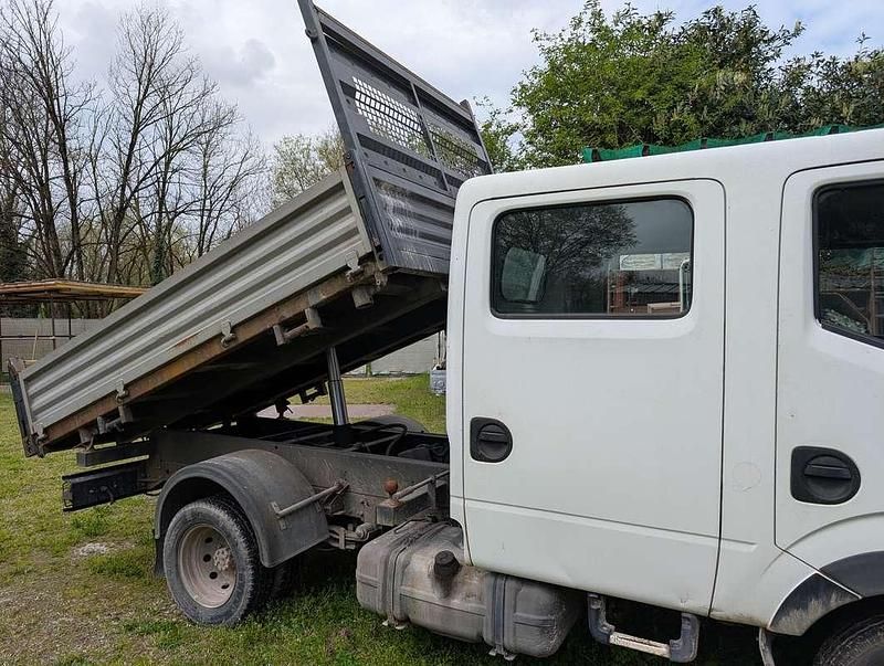 Usata Nissan Cabstar 131 CV (96 kW) 2010 Bianco Pick-up