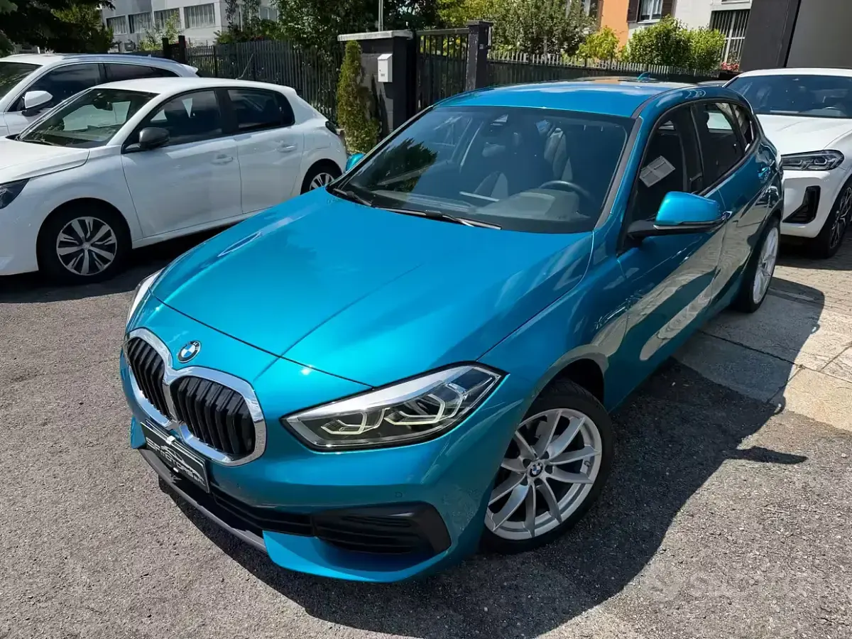Usata BMW 118 Sport Line 150 CV (110 kW) 2022 Blu Utilitaria